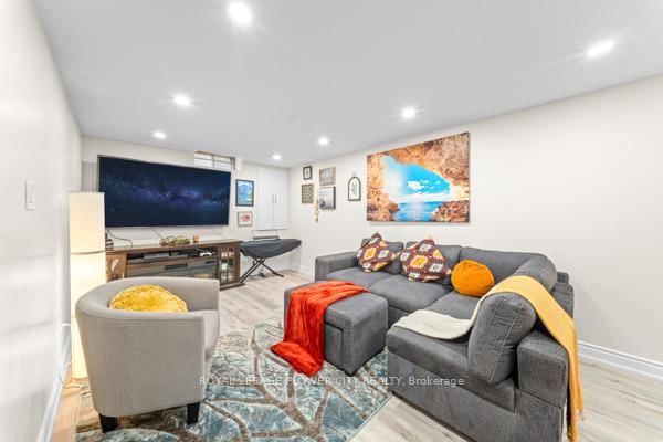 Detached House for sale at 15 Jasper Crescent, Brampton, Ontario, L6S 1W8 - Northgate - MLS: W12993304