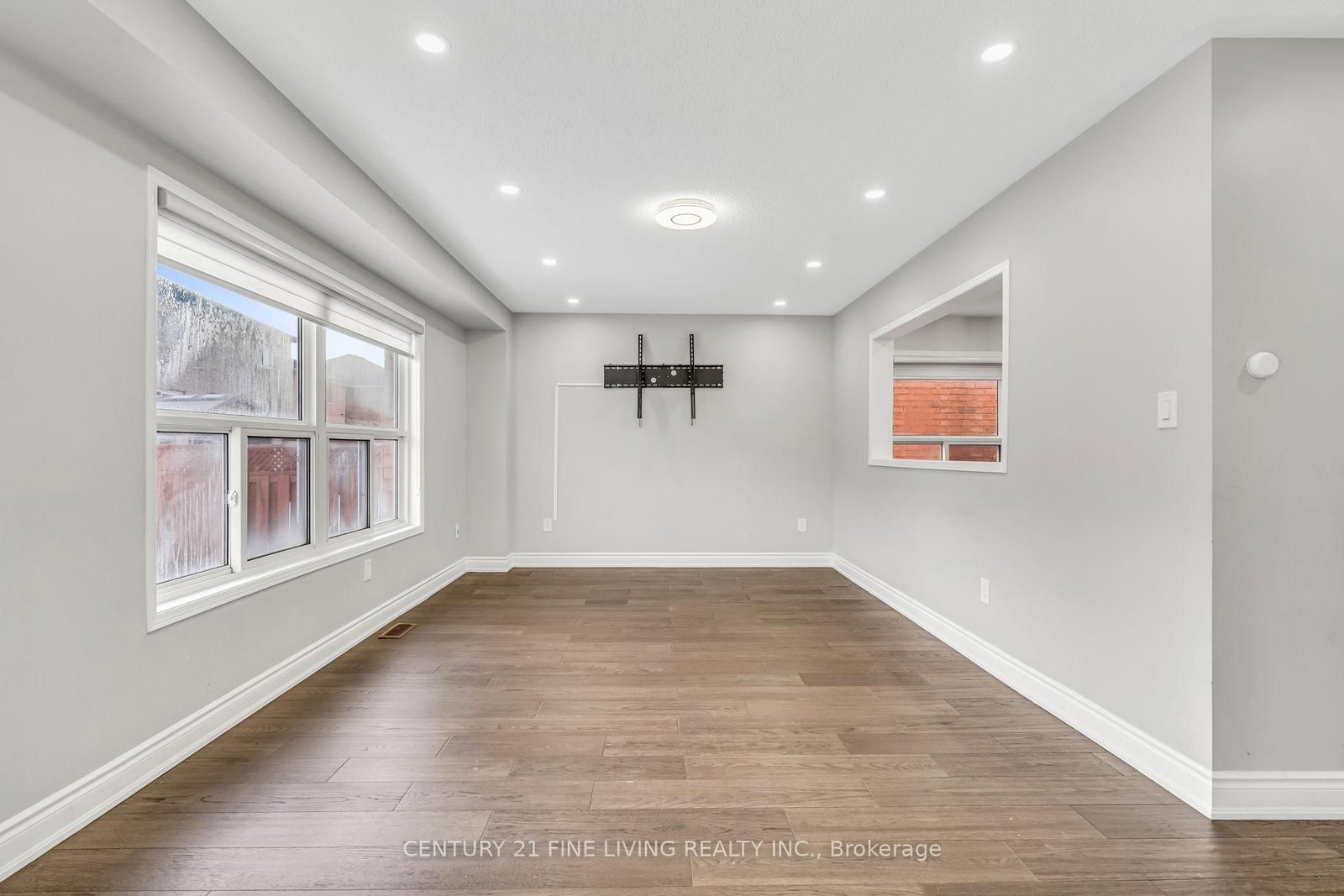 Detached House for sale at 20 Edenvalley Road, Brampton, Ontario, L7A 2M6 - Fletcher's Meadow - MLS: W12993320