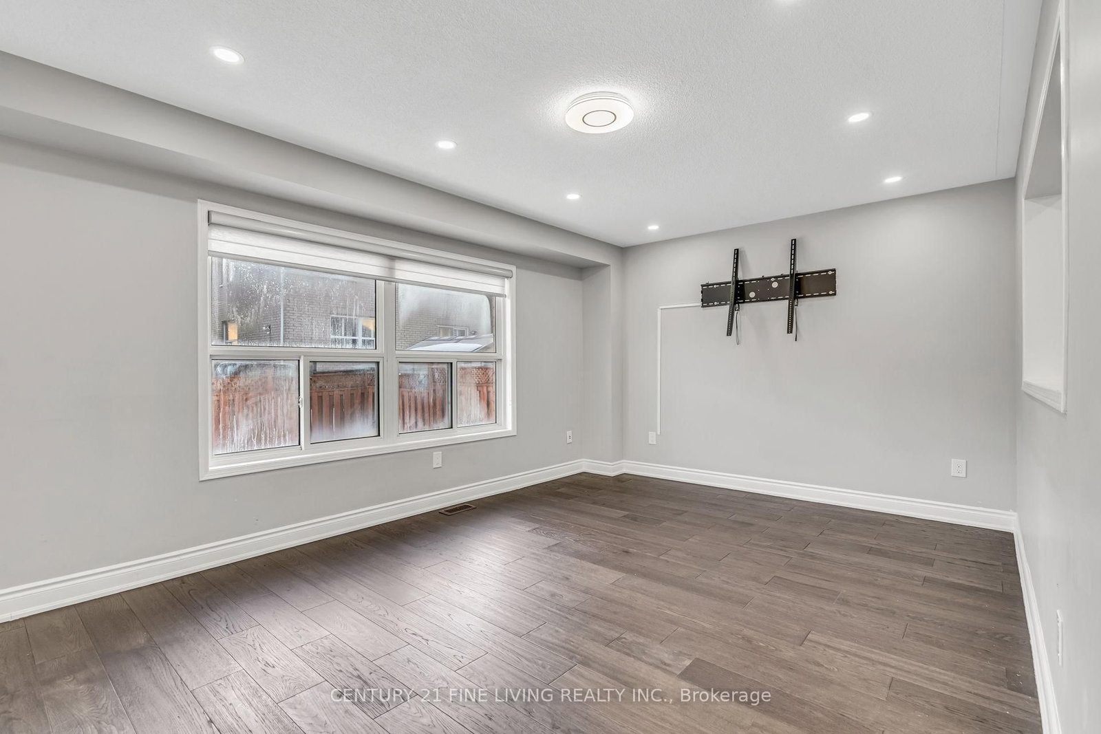 Detached House for sale at 20 Edenvalley Road, Brampton, Ontario, L7A 2M6 - Fletcher's Meadow - MLS: W12993320