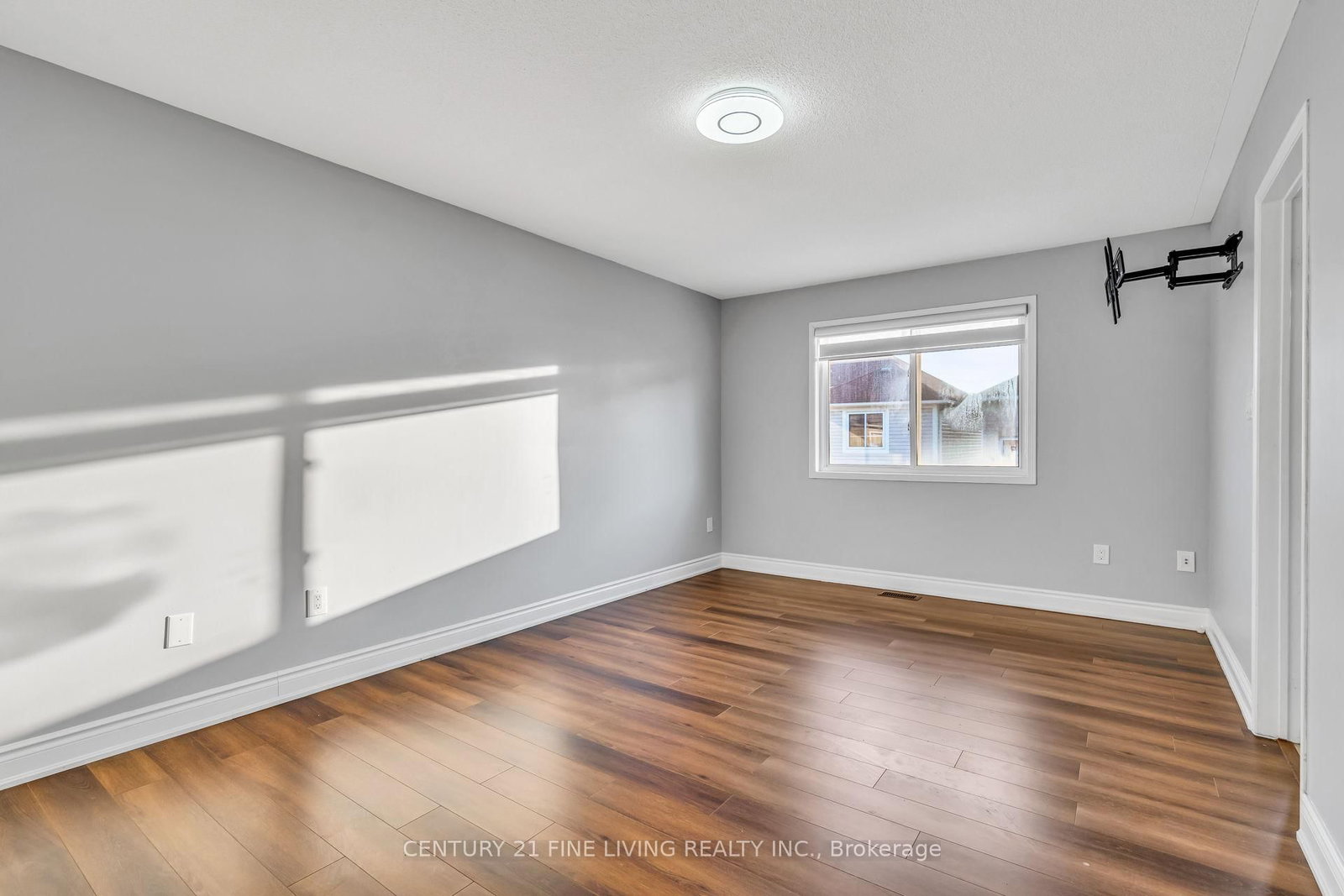 Detached House for sale at 20 Edenvalley Road, Brampton, Ontario, L7A 2M6 - Fletcher's Meadow - MLS: W12993320