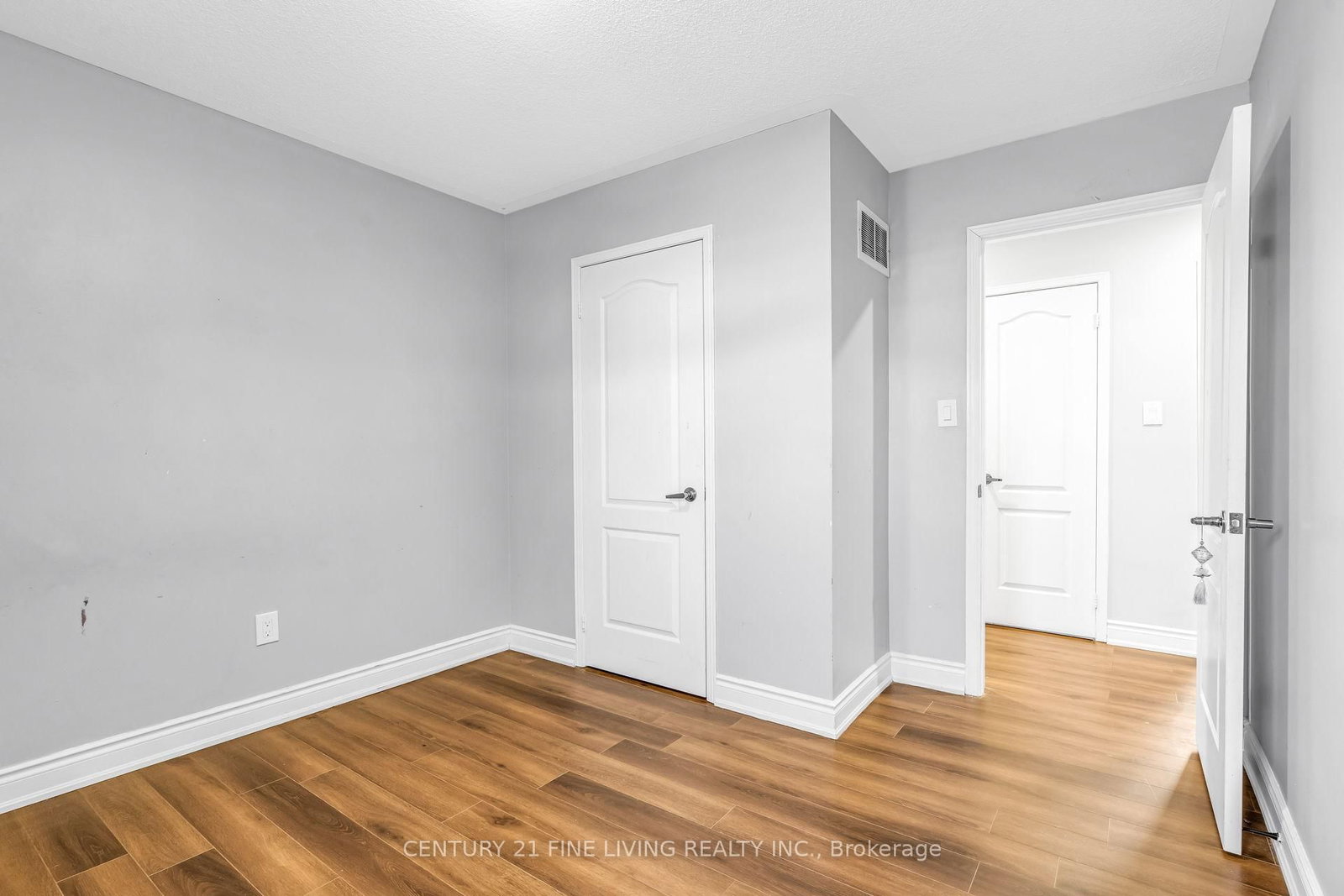 Detached House for sale at 20 Edenvalley Road, Brampton, Ontario, L7A 2M6 - Fletcher's Meadow - MLS: W12993320