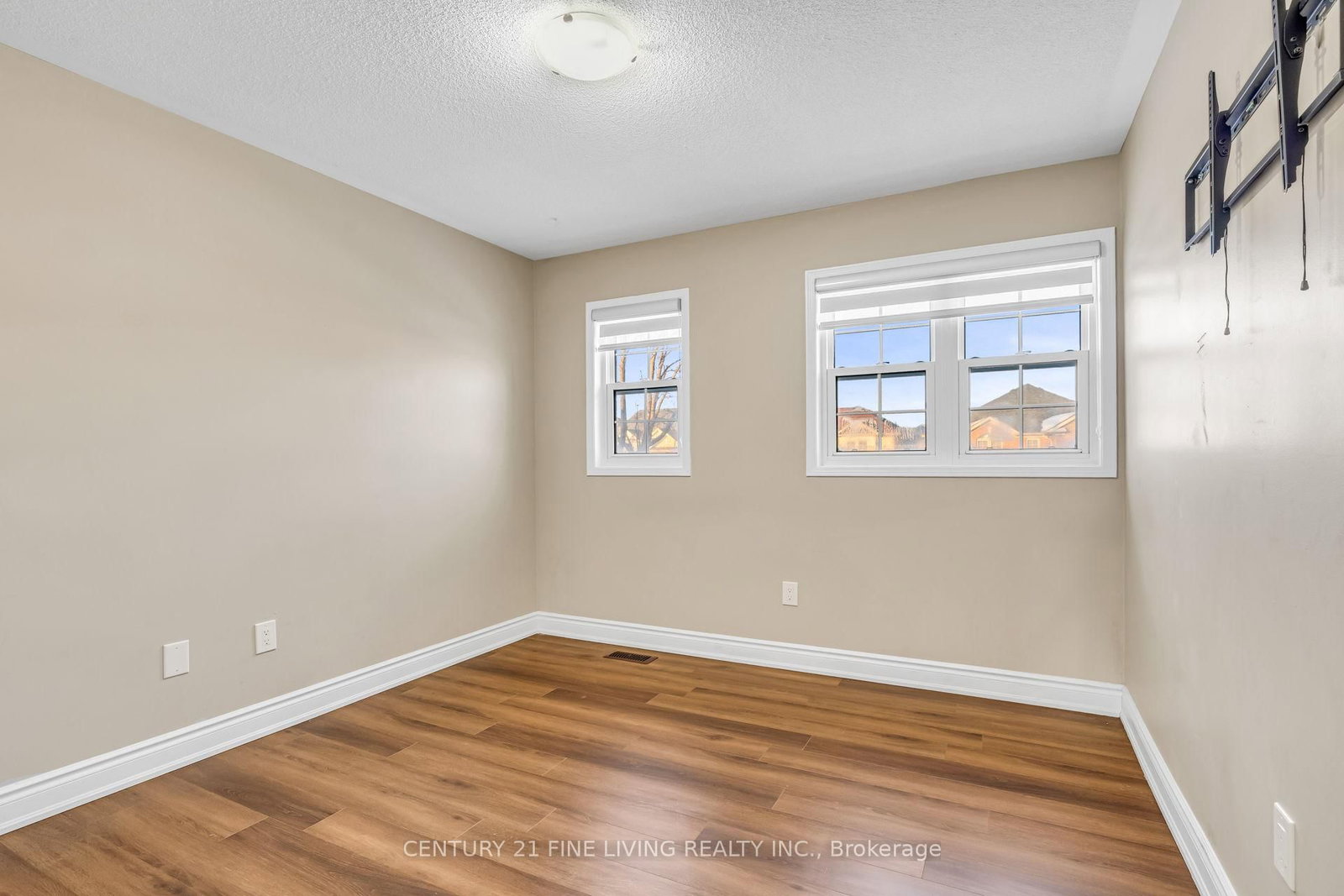 Detached House for sale at 20 Edenvalley Road, Brampton, Ontario, L7A 2M6 - Fletcher's Meadow - MLS: W12993320