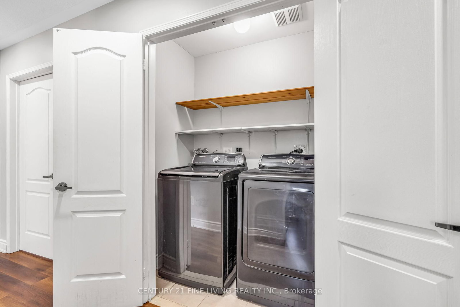 Detached House for sale at 20 Edenvalley Road, Brampton, Ontario, L7A 2M6 - Fletcher's Meadow - MLS: W12993320