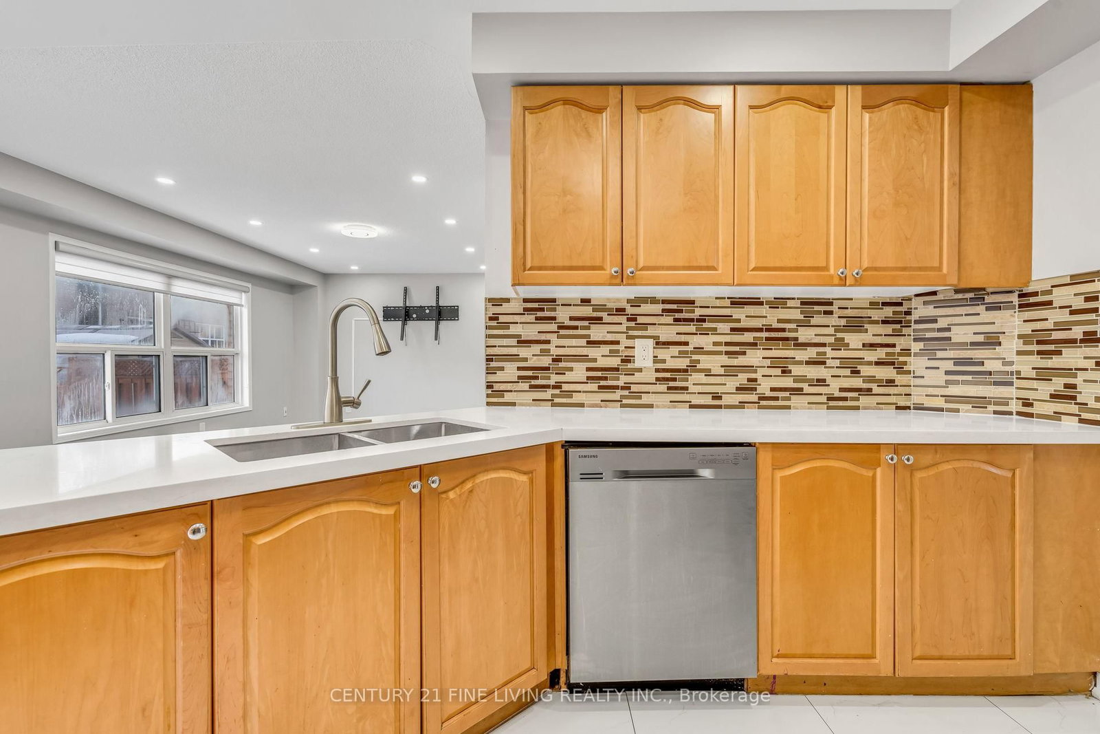 Detached House for sale at 20 Edenvalley Road, Brampton, Ontario, L7A 2M6 - Fletcher's Meadow - MLS: W12993320