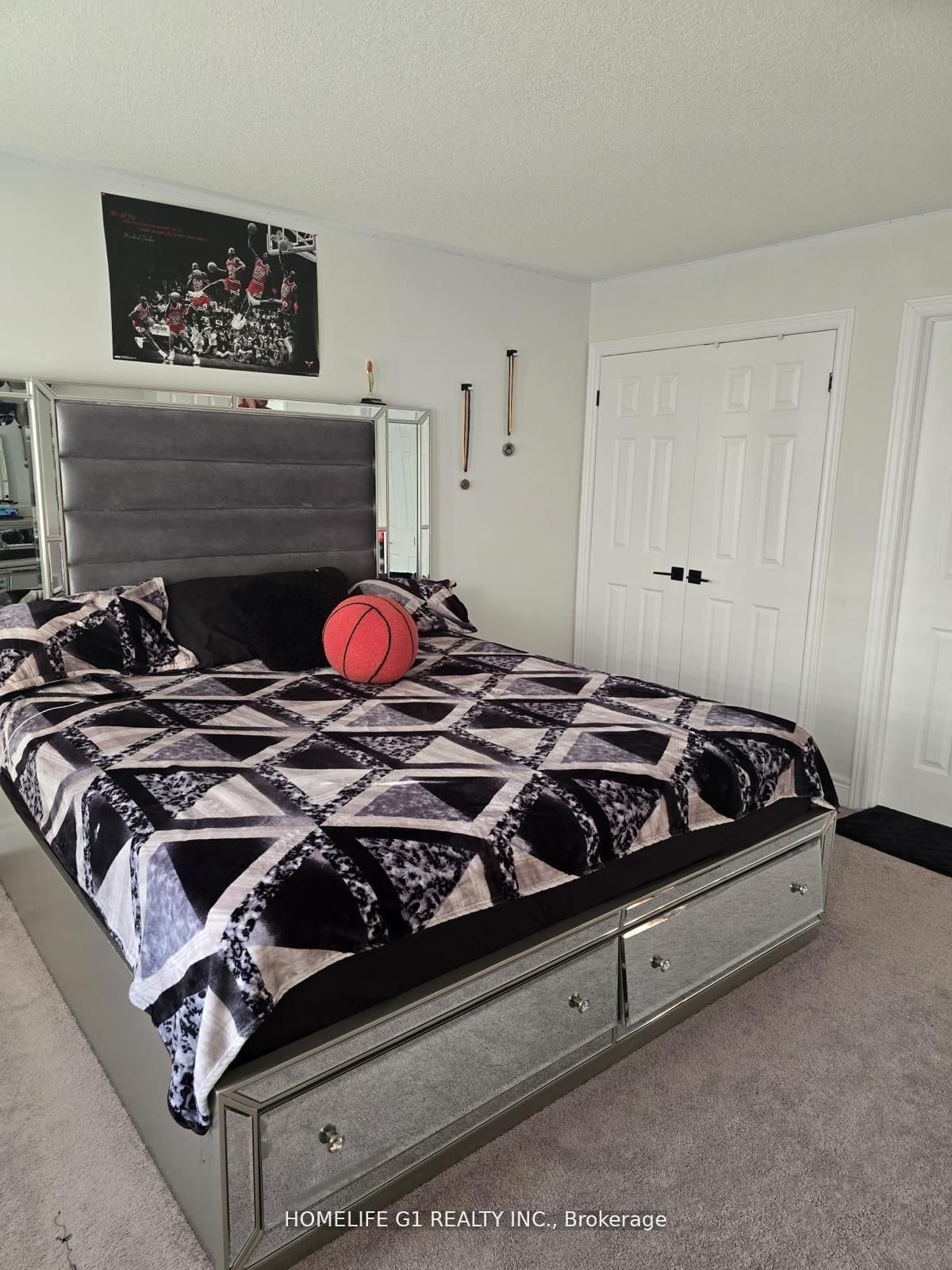 Detached House for sale at 32 Branigan Crescent, Halton Hills, Ontario, L7G 0N1 - Georgetown - MLS: W12993390