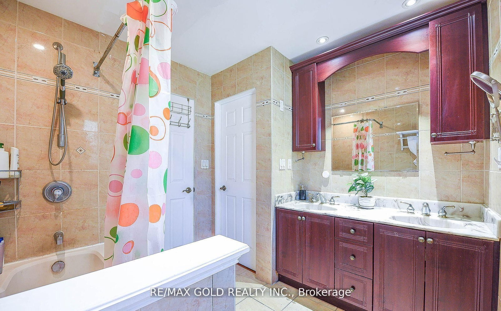 Detached House for sale at 13 Foster Road, Mississauga, Ontario, L4T 1C3 - Malton - MLS: W12993402