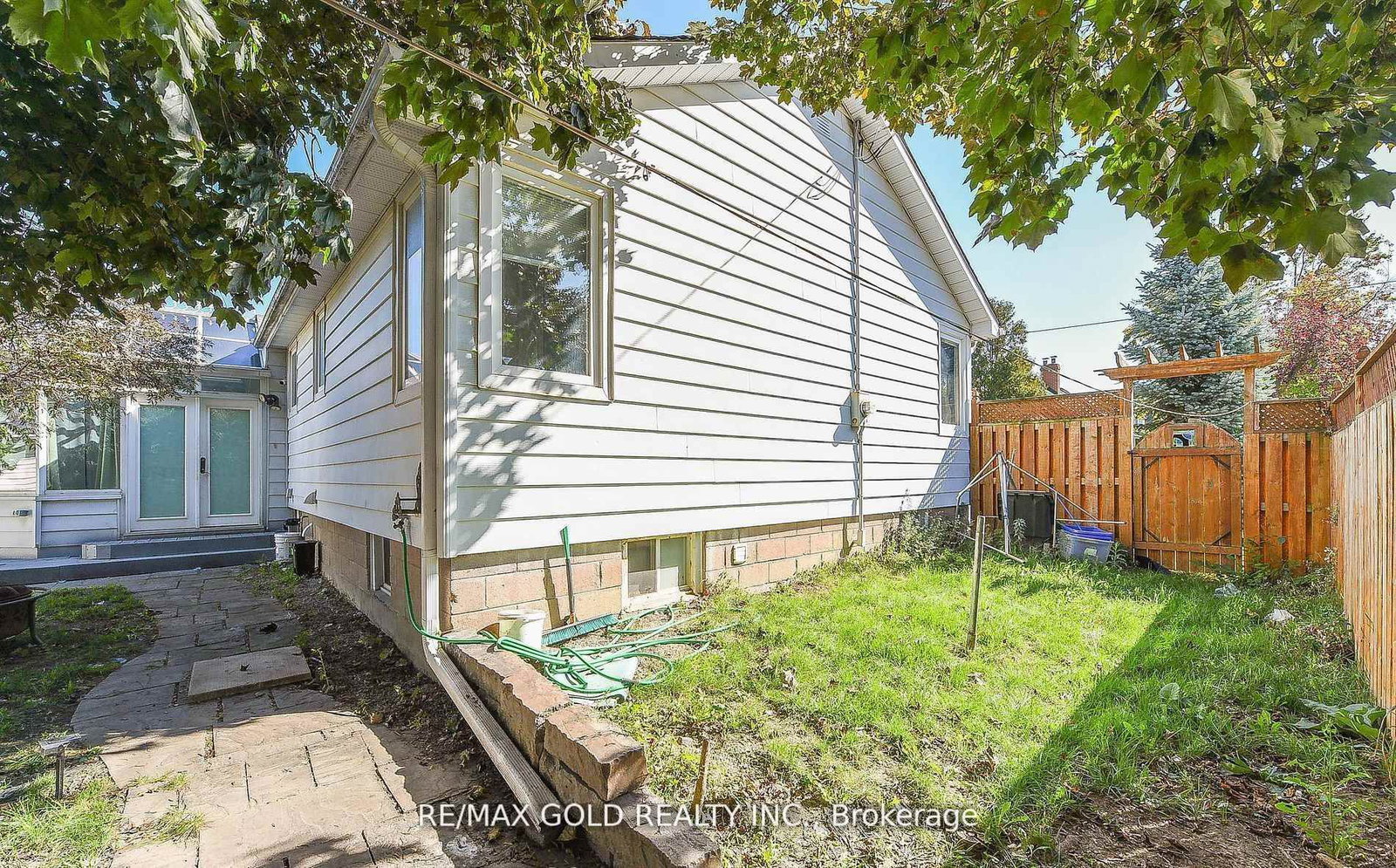 Detached House for sale at 13 Foster Road, Mississauga, Ontario, L4T 1C3 - Malton - MLS: W12993402