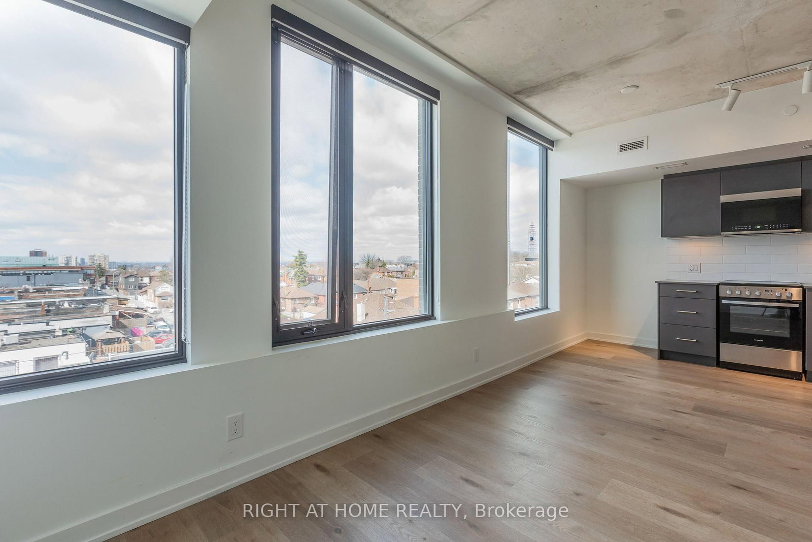 7 Fairbank Avenue W, Unit 503 - Photo 15