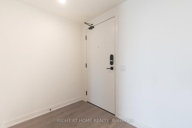 503 - 7 Fairbank Avenue W