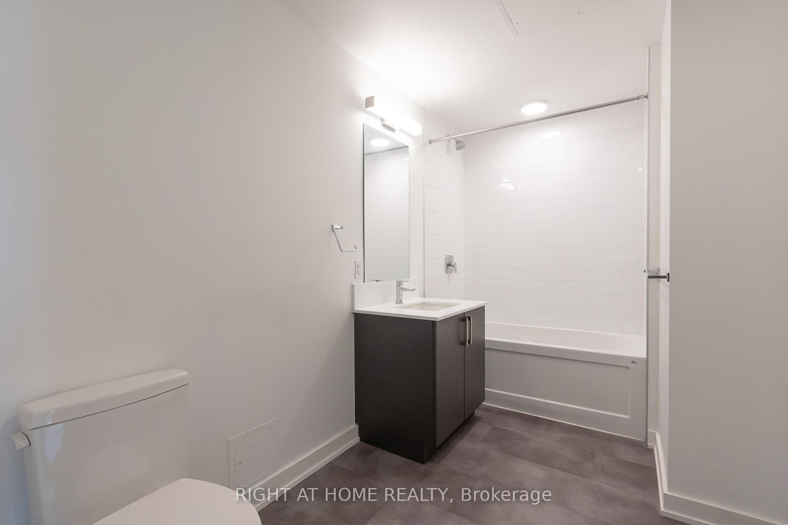 7 Fairbank Avenue W, Unit 503 - Photo 5