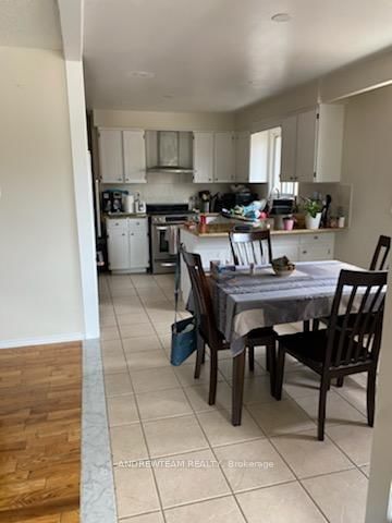 Front Unit - 4238 Greybrook Crescent