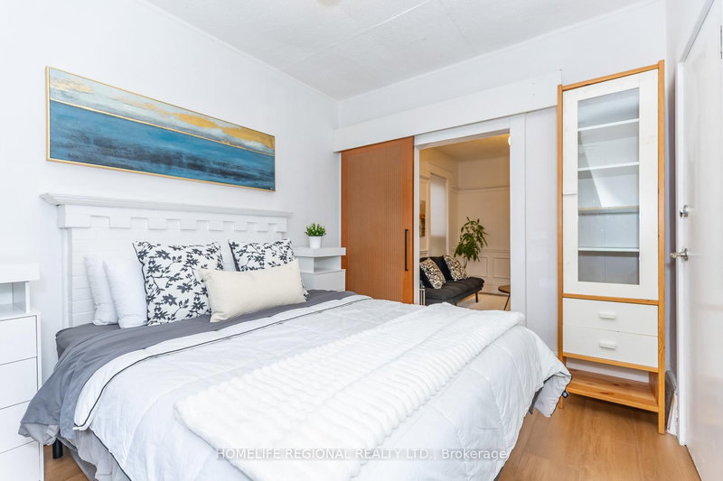 2378 St Clair Ave W, Toronto, M6N 1K8 | Image 2