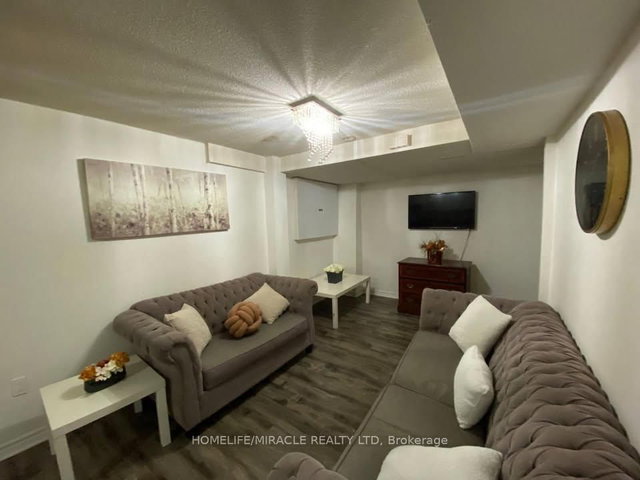 5237 Floral Hill Crescent