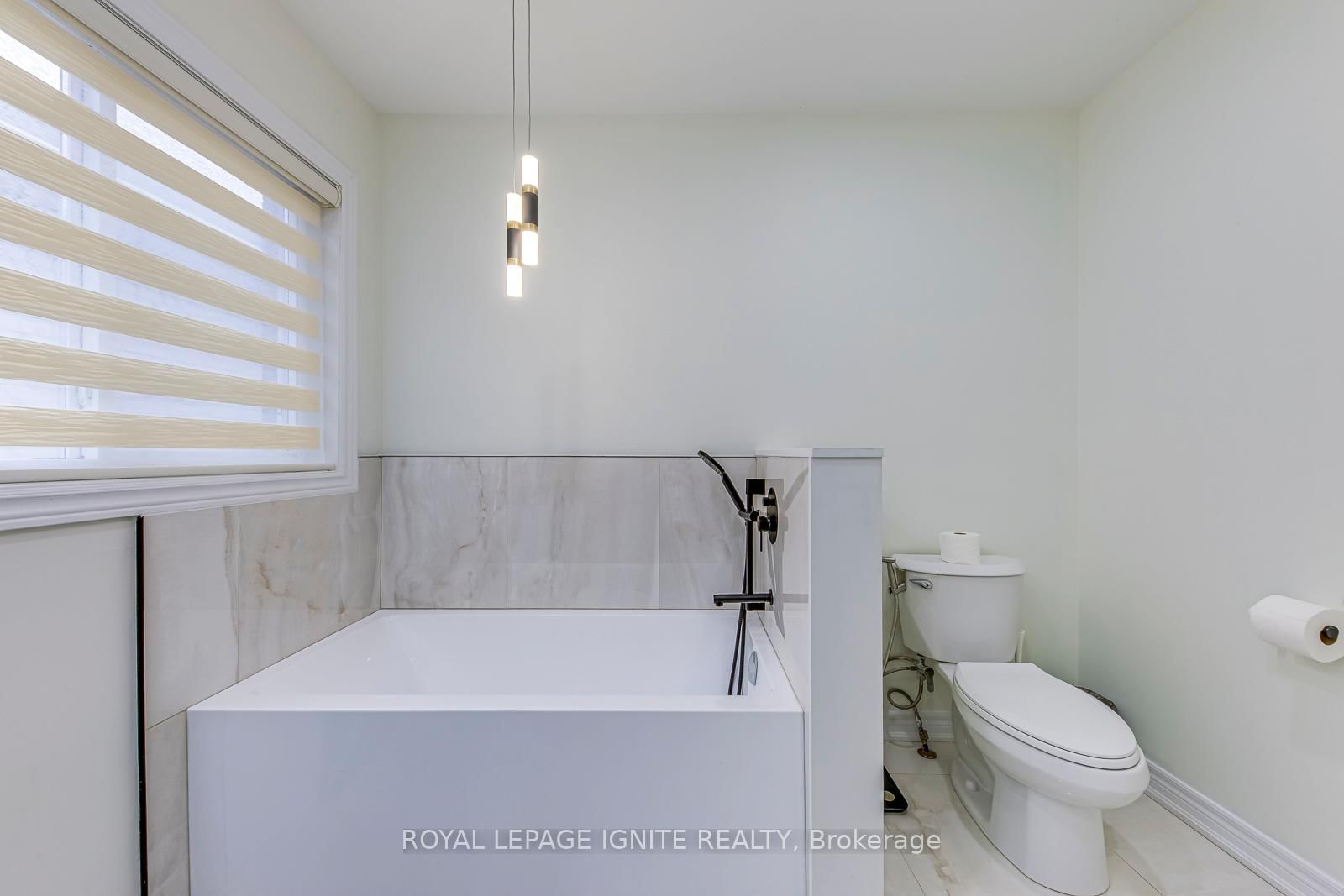 Detached House for sale at 30 Streamline Drive, Brampton, Ontario, L6V 4T2 - Madoc - MLS: W12993628