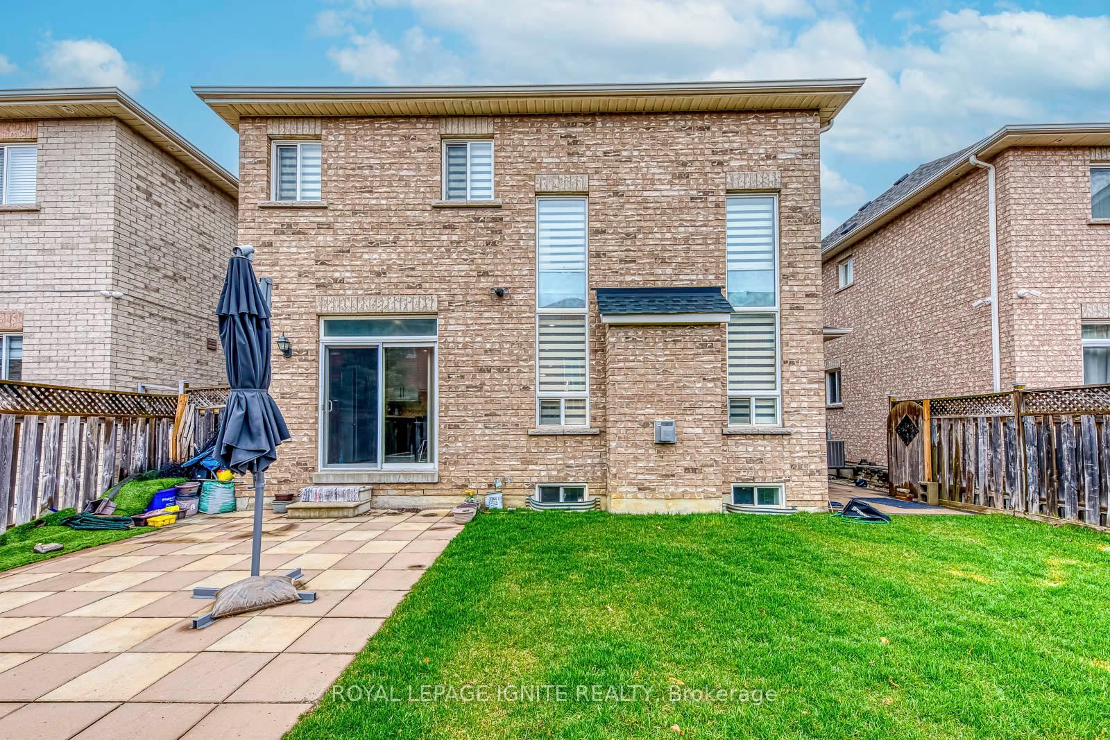 Detached House for sale at 30 Streamline Drive, Brampton, Ontario, L6V 4T2 - Madoc - MLS: W12993628