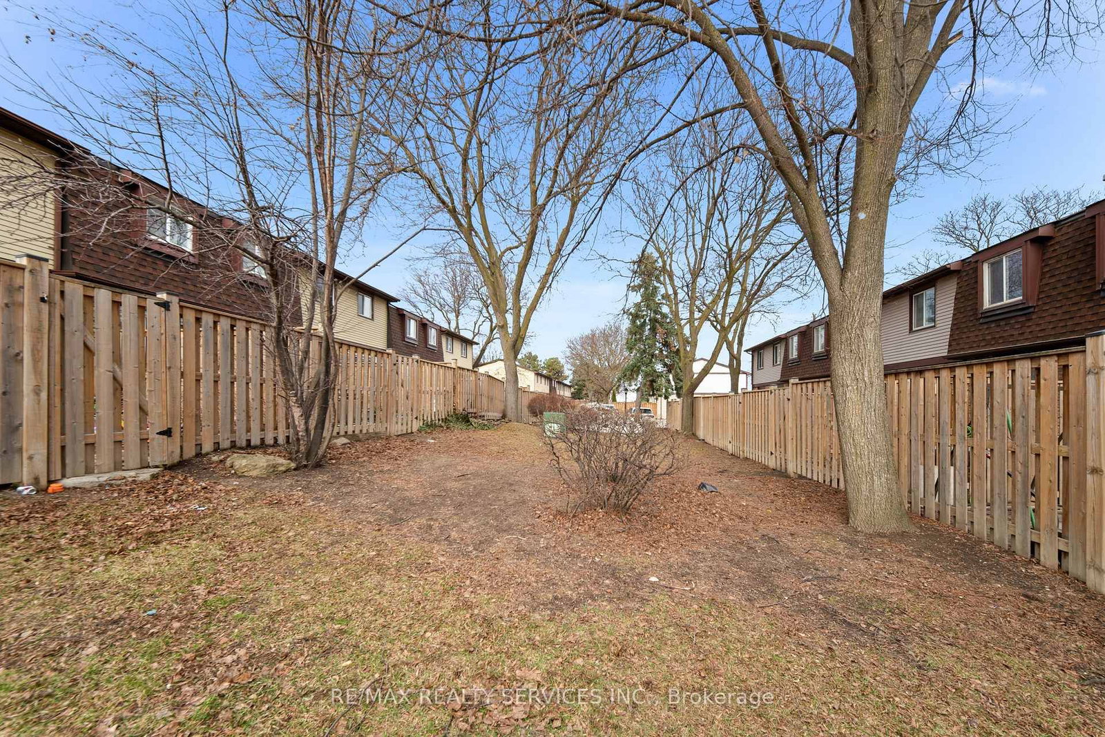 Townhouse for sale at 107-45 Hansen Road, Brampton, Ontario, L6V 3P6 - Madoc - MLS: W12993676