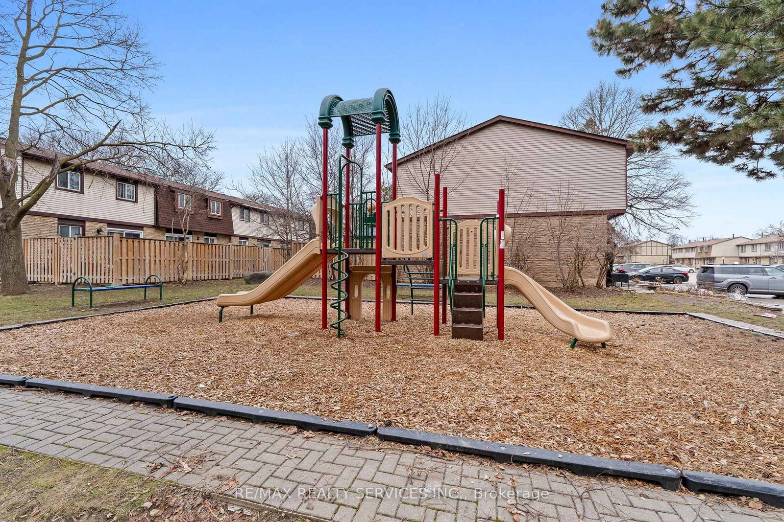 Townhouse for sale at 107-45 Hansen Road, Brampton, Ontario, L6V 3P6 - Madoc - MLS: W12993676