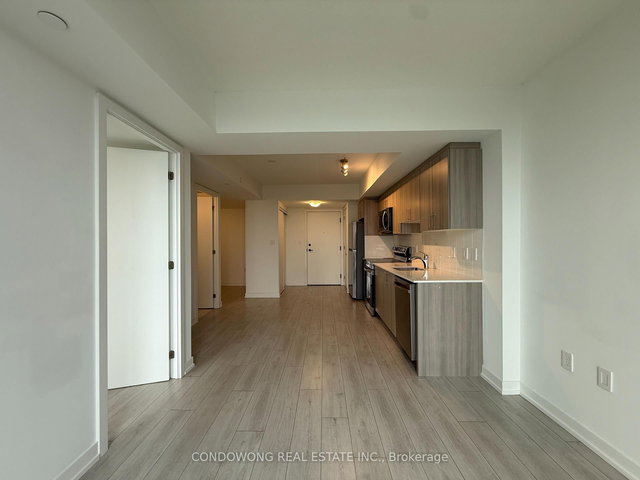 810 - 556 Marlee Avenue