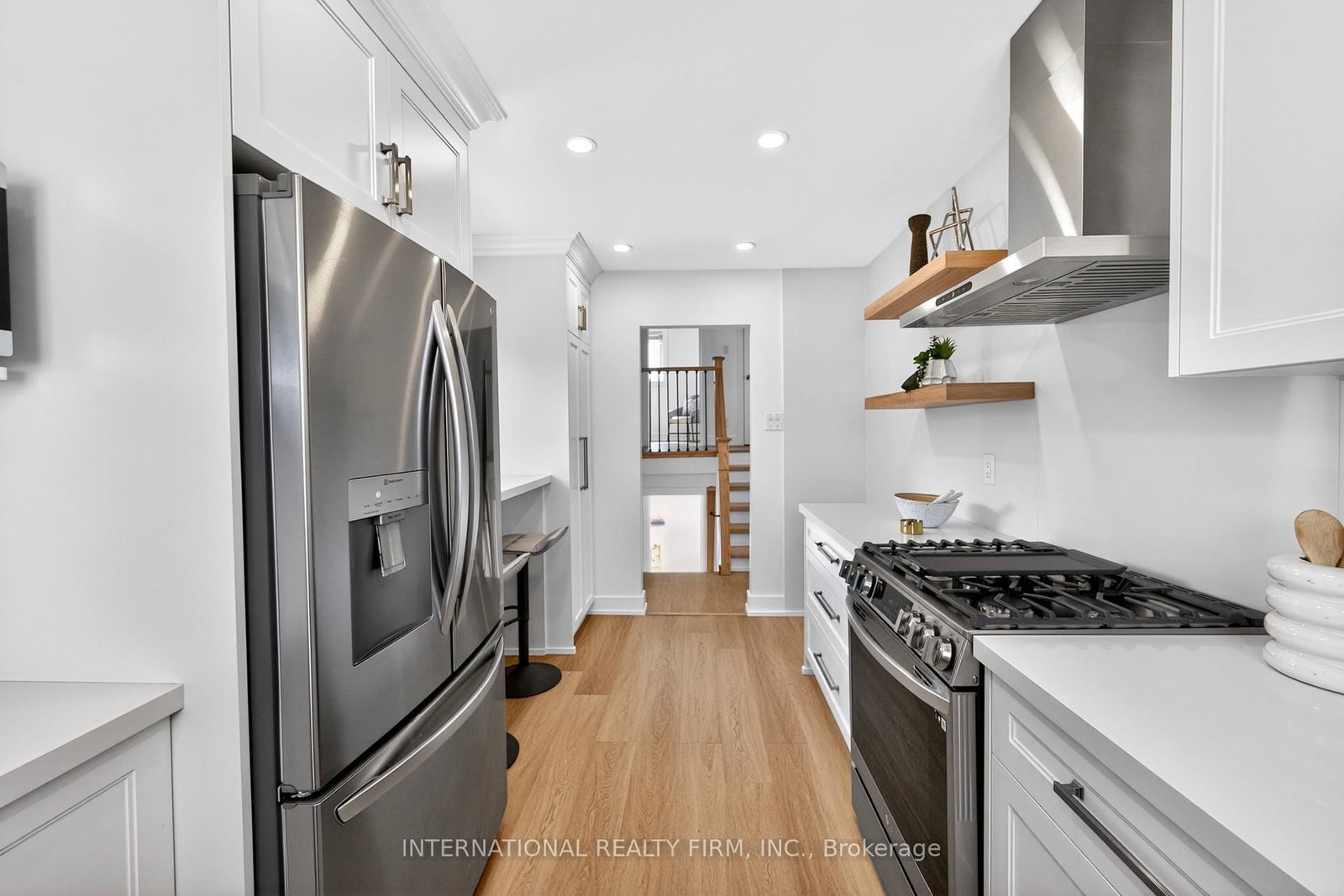 26 Dellbrook Crescent - Photo 4