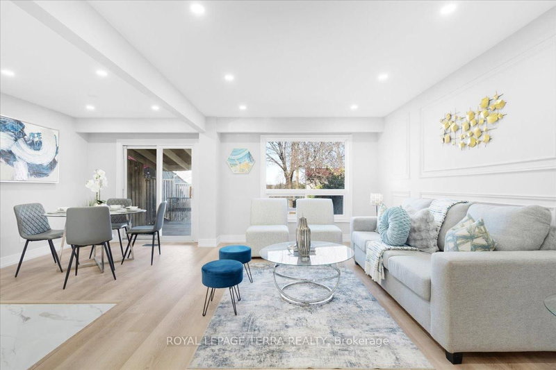 236 Royal Salisbury Way, Brampton, L6V 3H4 | Image 3