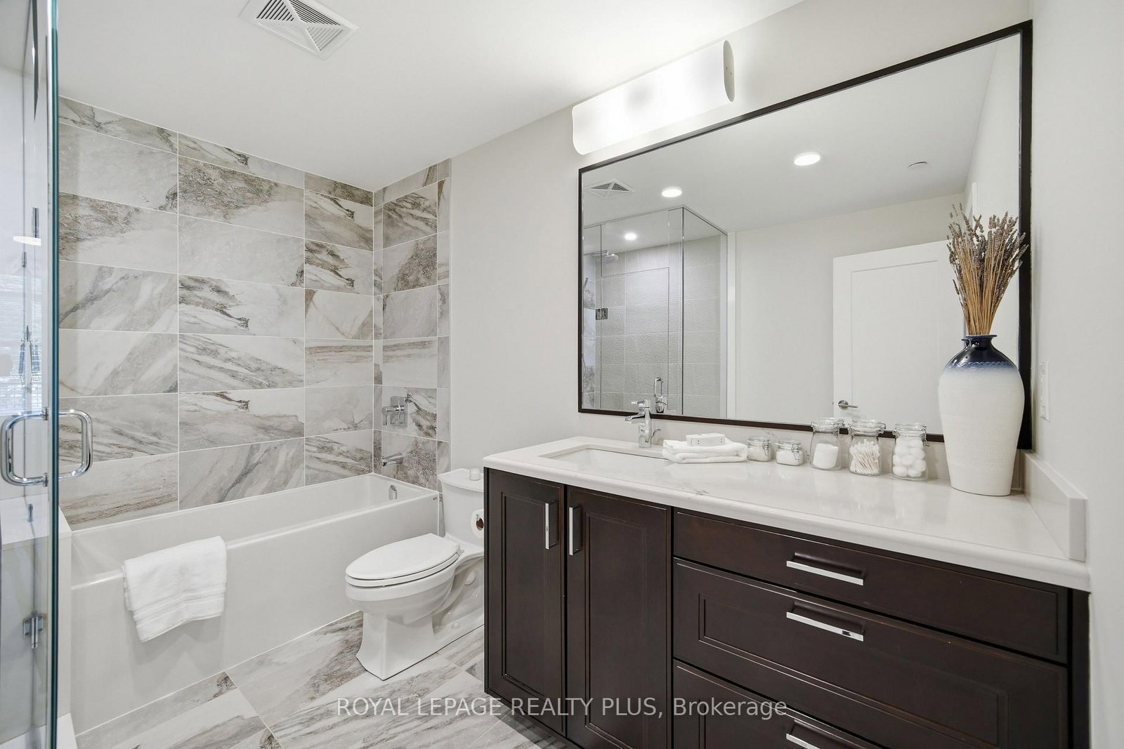 1575 Lakeshore Road W, Unit 117 - Photo 22