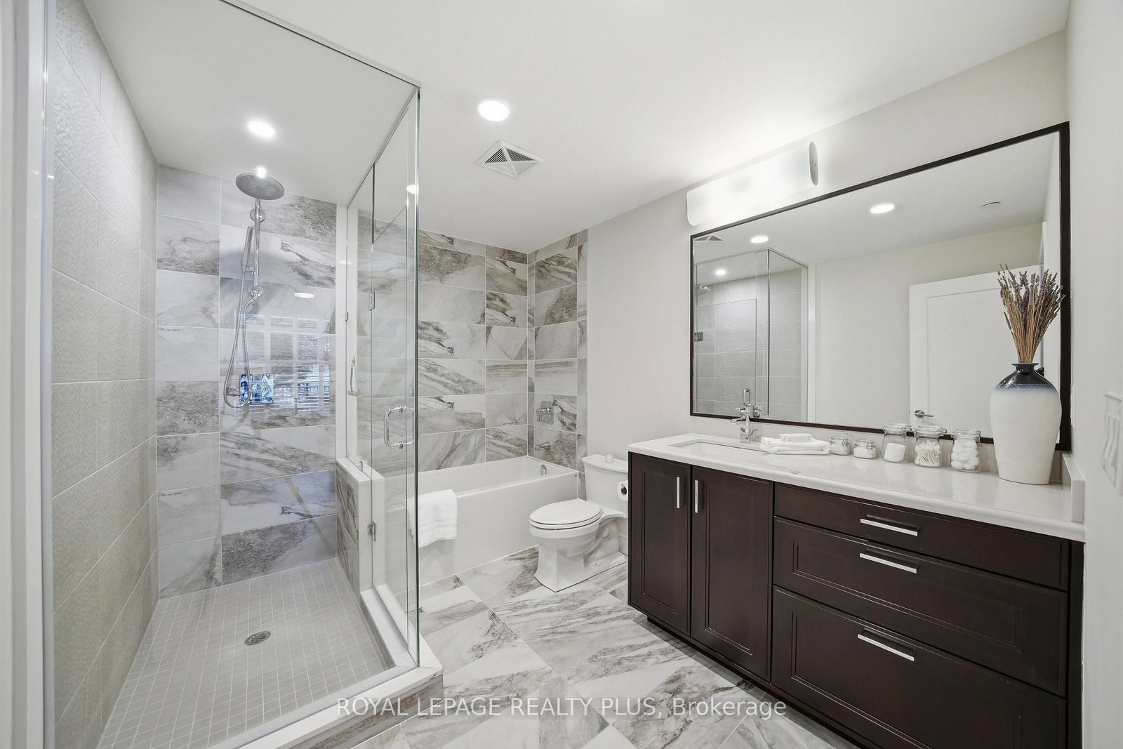 1575 Lakeshore Road W, Unit 117 - Photo 24