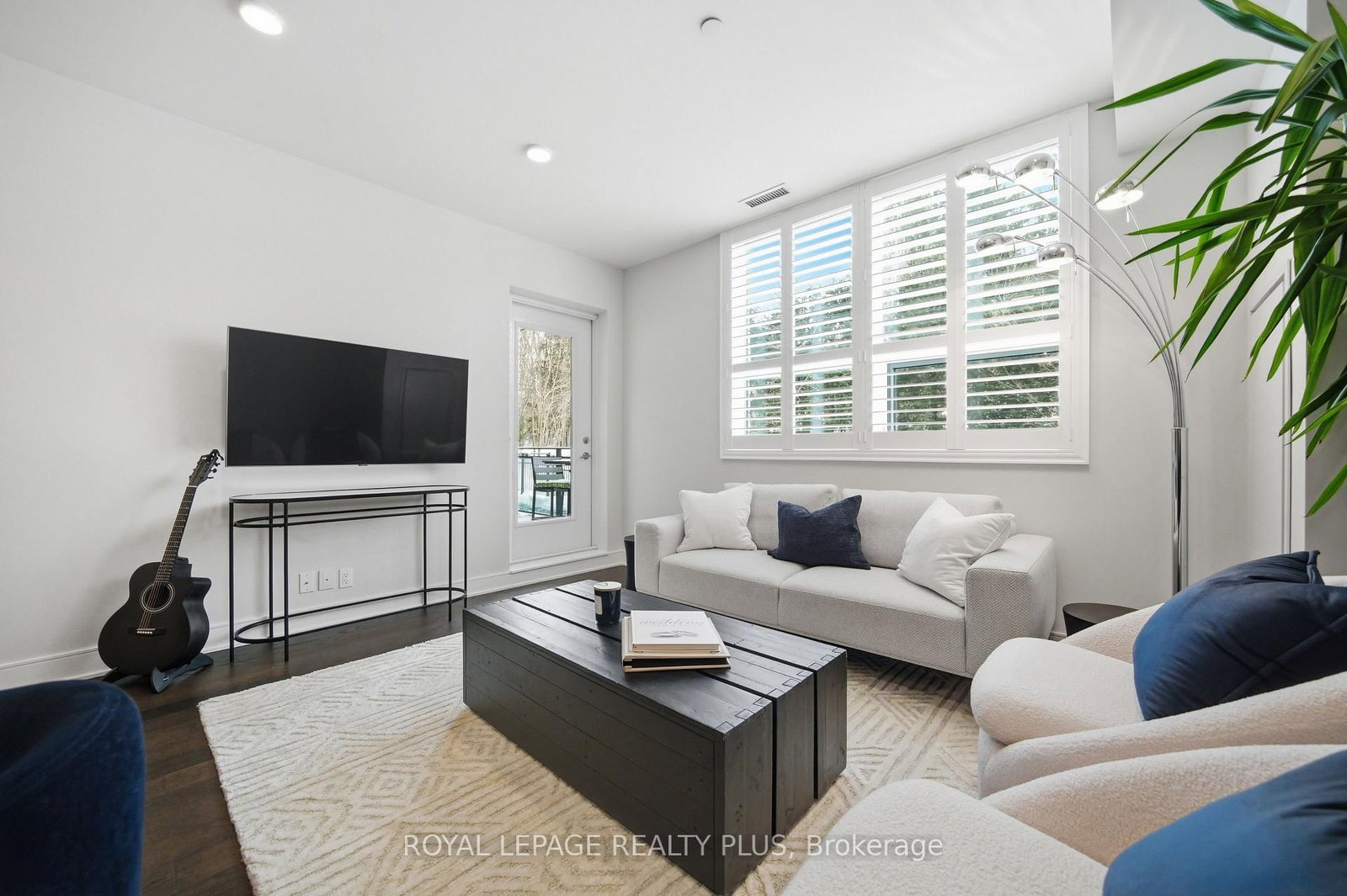 1575 Lakeshore Road W, Unit 117 - Photo 4