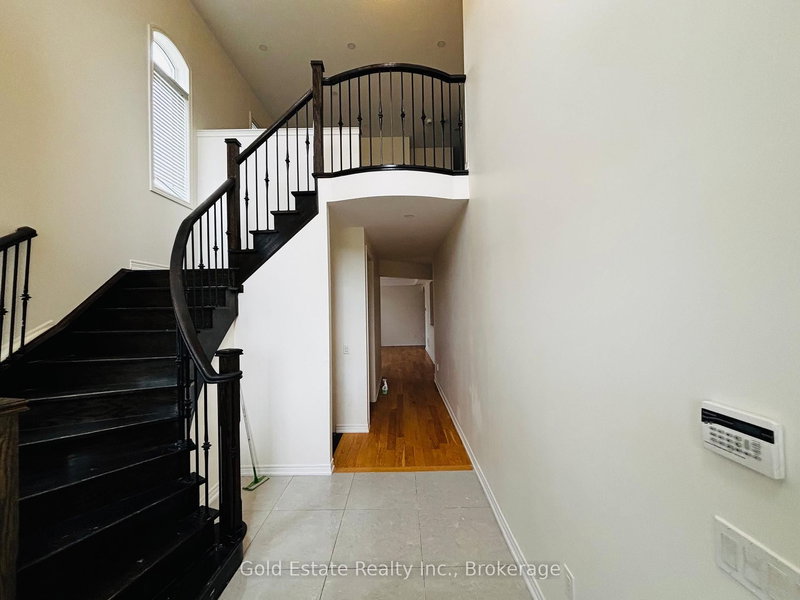 247 Buick Blvd, Brampton, L7A 4L8 | Image 2