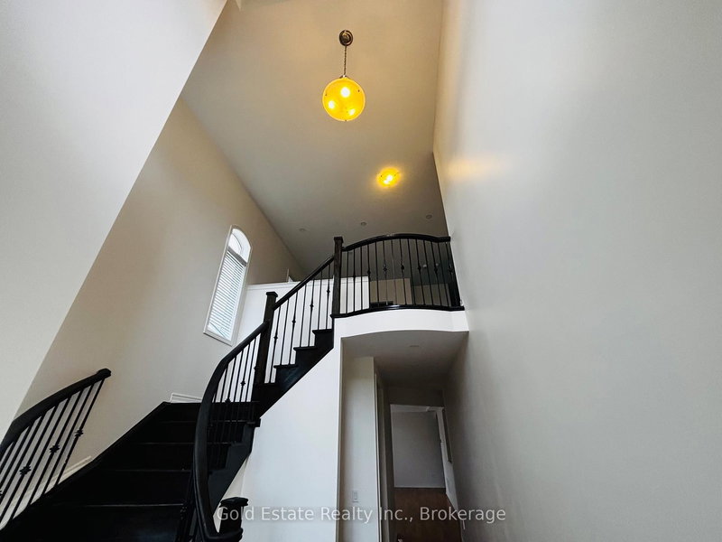 247 Buick Blvd, Brampton, L7A 4L8 | Image 3