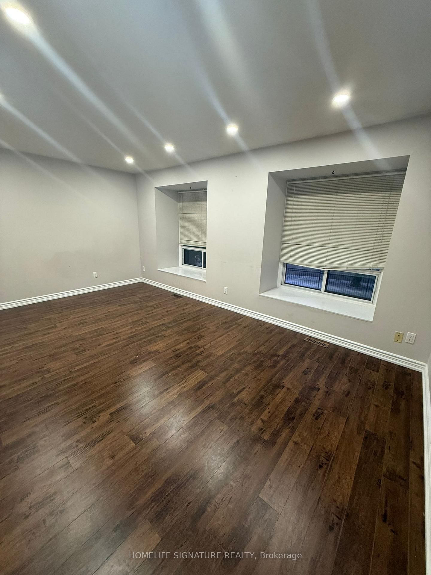 Townhouse for sale at 4 Carleton Place, Brampton, Ontario, L6T 3Z4 - Bramalea West Industrial - MLS: W12993954