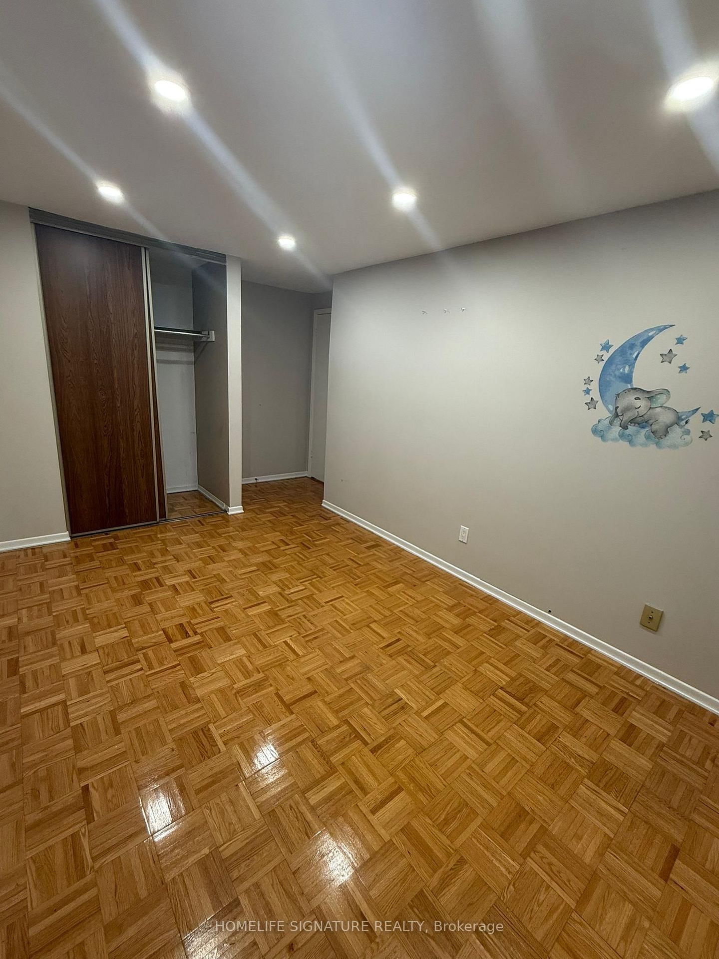 Townhouse for sale at 4 Carleton Place, Brampton, Ontario, L6T 3Z4 - Bramalea West Industrial - MLS: W12993954