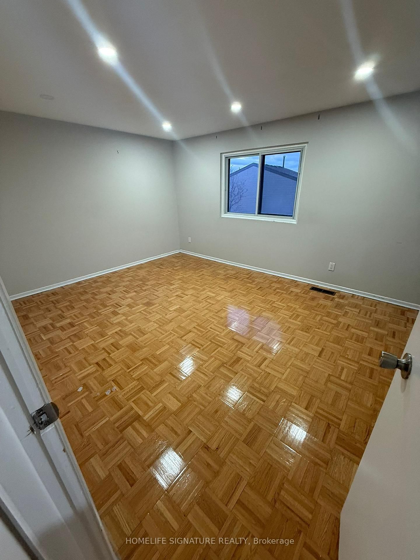 Townhouse for sale at 4 Carleton Place, Brampton, Ontario, L6T 3Z4 - Bramalea West Industrial - MLS: W12993954