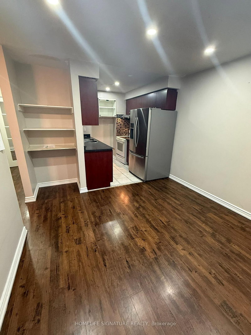 4 Carleton Pl, Brampton, L6T 3Z4 | Image 3