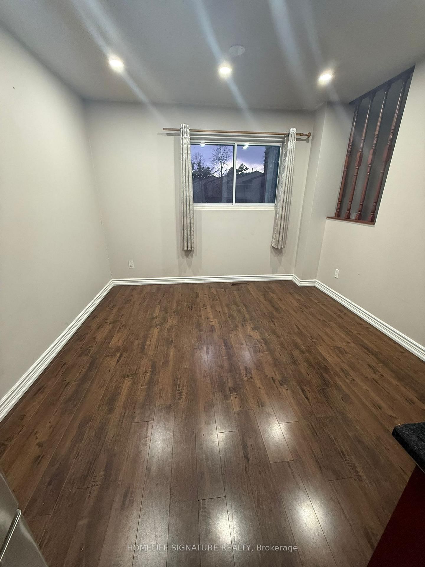 Townhouse for sale at 4 Carleton Place, Brampton, Ontario, L6T 3Z4 - Bramalea West Industrial - MLS: W12993954