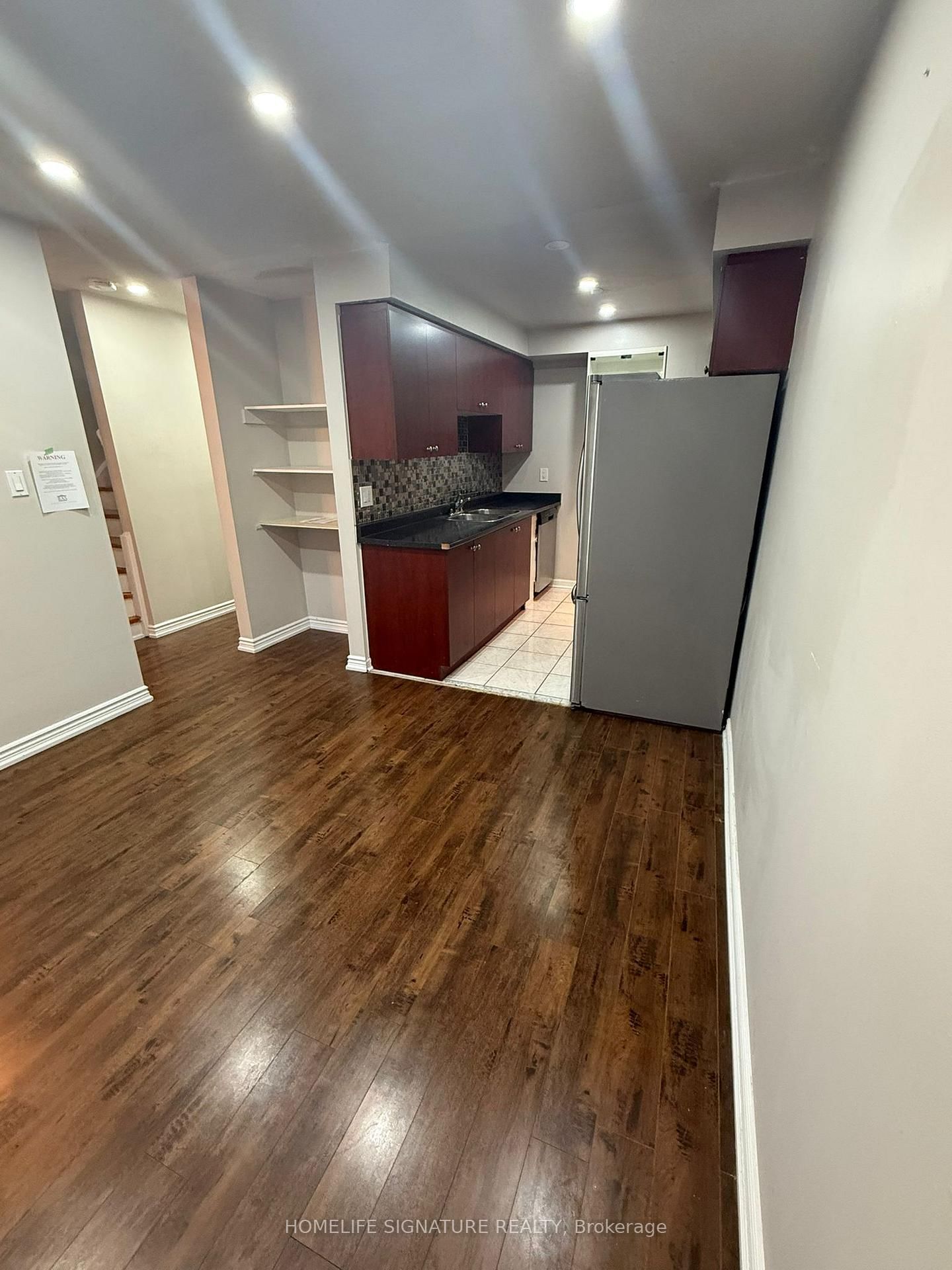 Townhouse for sale at 4 Carleton Place, Brampton, Ontario, L6T 3Z4 - Bramalea West Industrial - MLS: W12993954