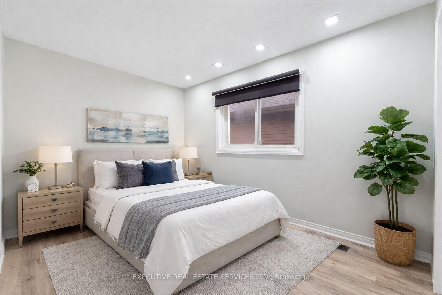 Detached House for sale at 21 Garden Avenue, Brampton, Ontario, L6X 1M4 - Brampton West - MLS: W12994044