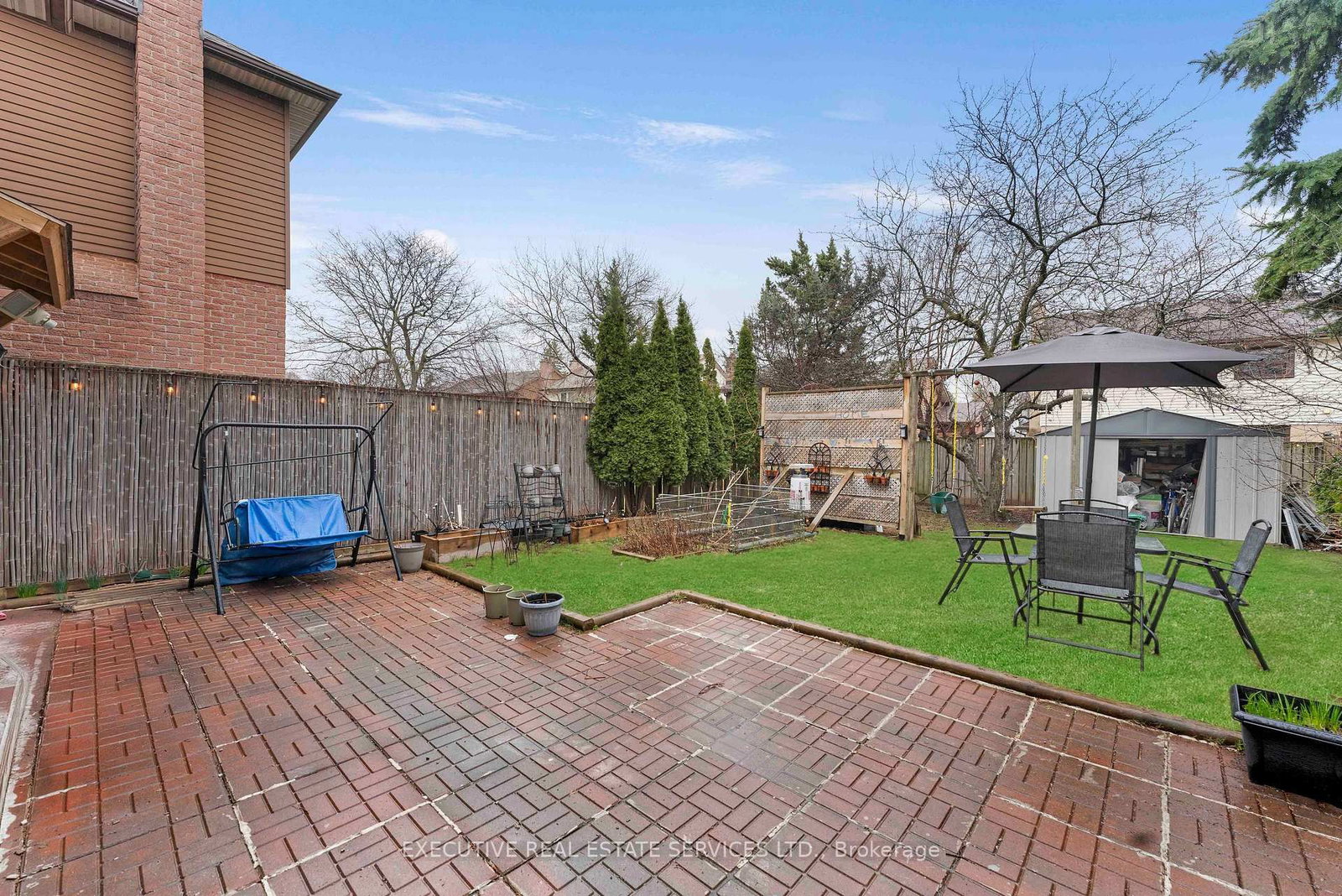 Detached House for sale at 21 Garden Avenue, Brampton, Ontario, L6X 1M4 - Brampton West - MLS: W12994044