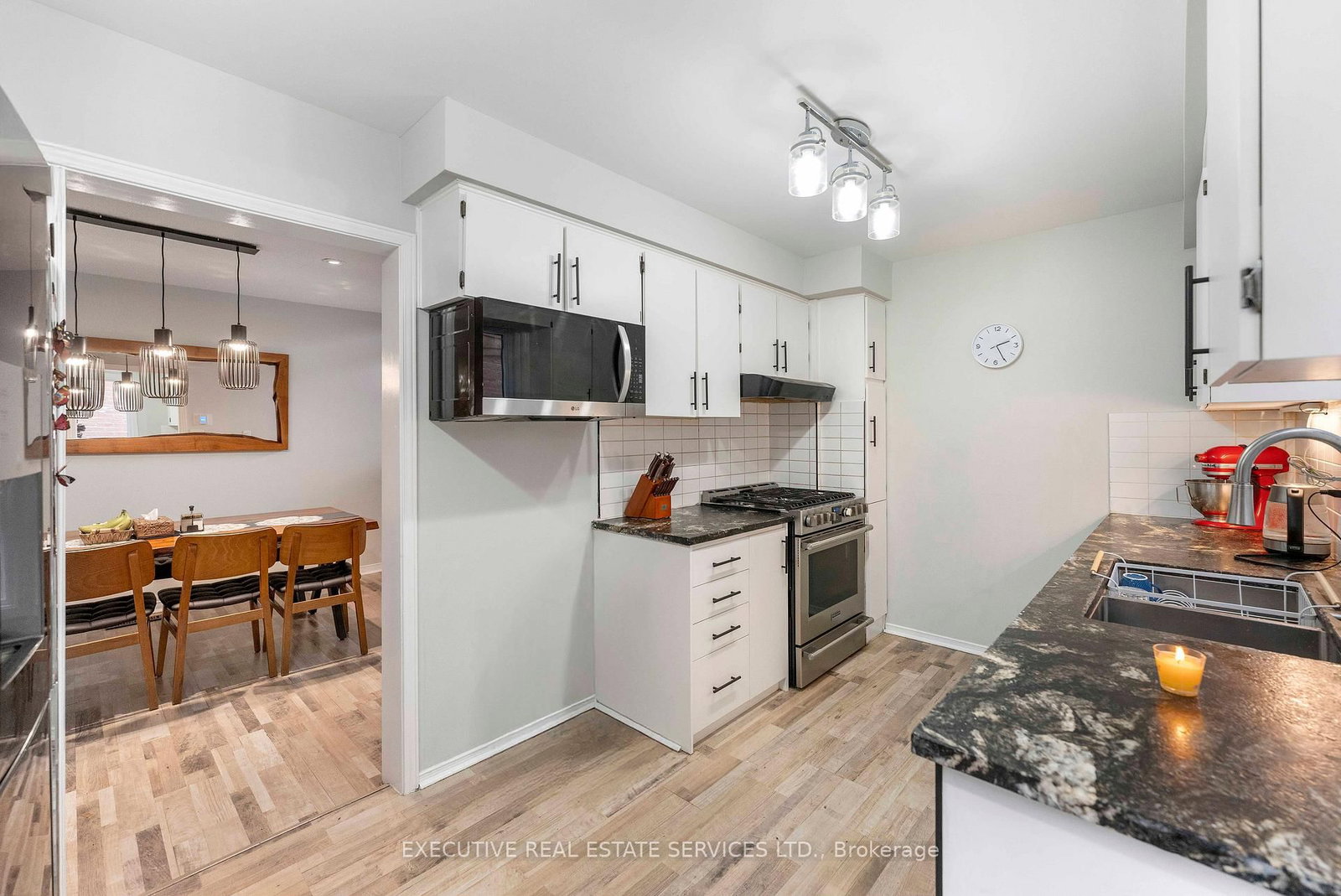 Detached House for sale at 21 Garden Avenue, Brampton, Ontario, L6X 1M4 - Brampton West - MLS: W12994044