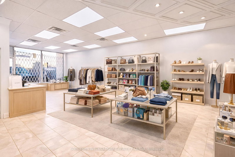 939 Lakeshore Rd E, Mississauga, L5E 1E3 | Image 2