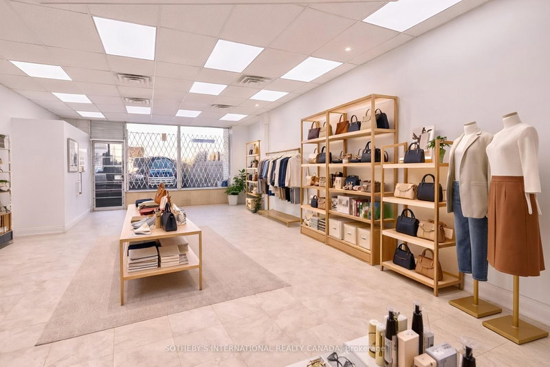 939 Lakeshore Rd E, Mississauga, L5E 1E3 | Image 3