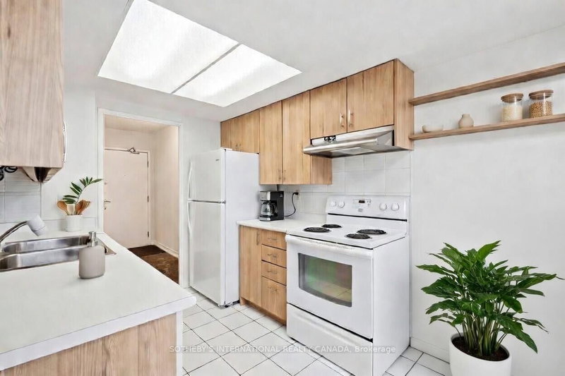 1512 - 75 King Street E