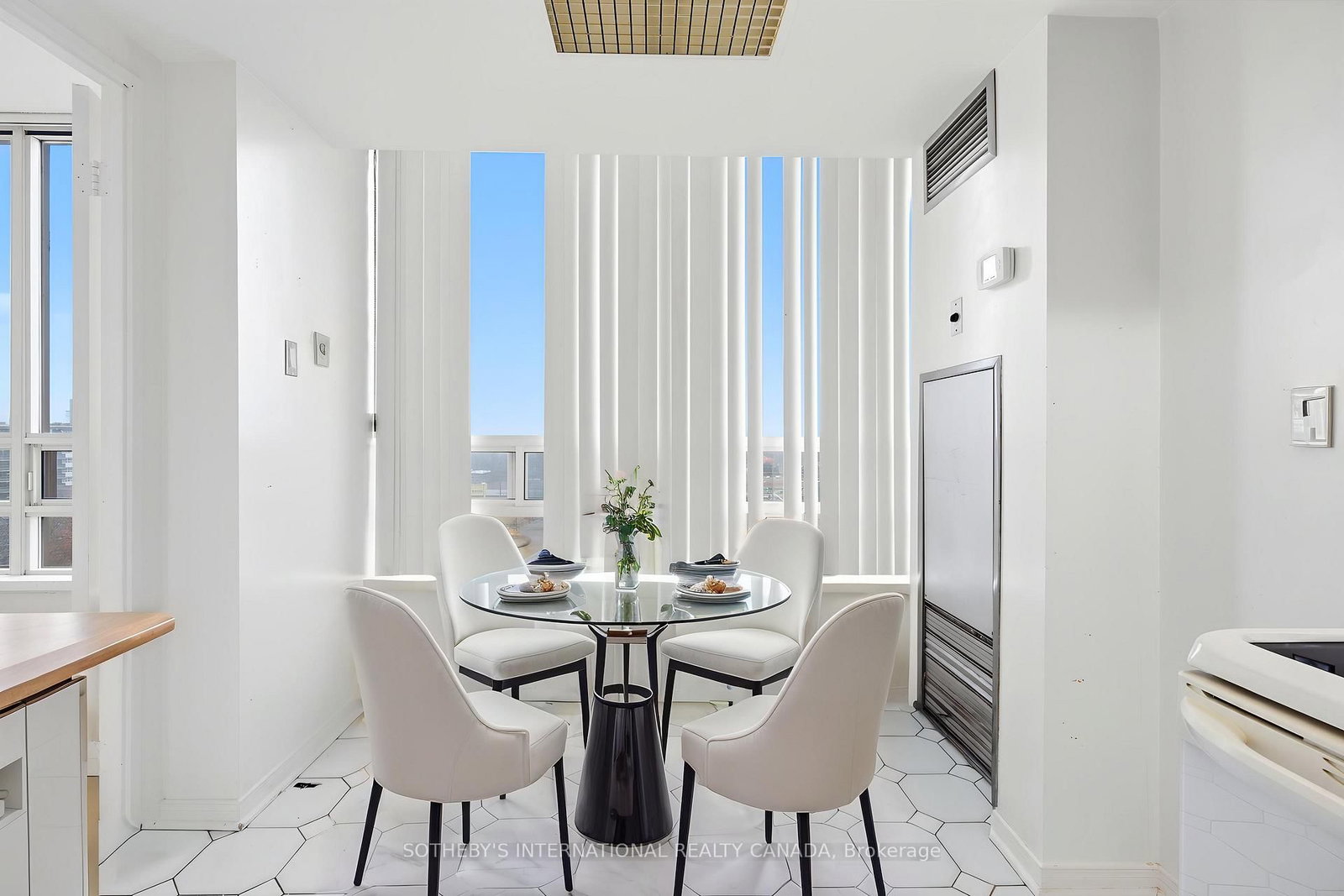 75 King Street E, Unit 1202 - Photo 25