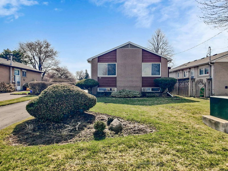 26 Carlyle Cres, Brampton, L6W 2Z1 | Image 3