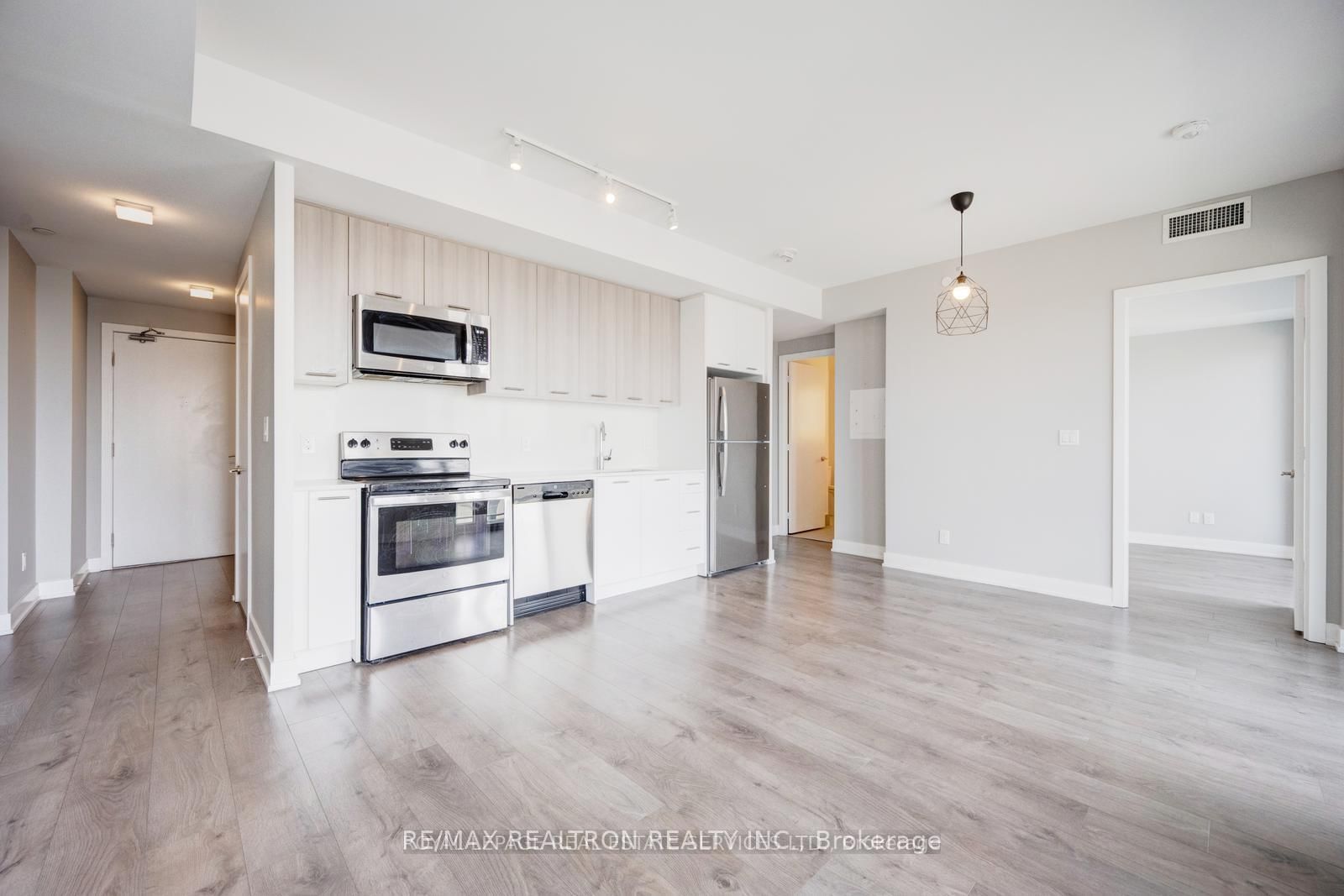 180 Veterans Drive, Unit 502 - Photo 25