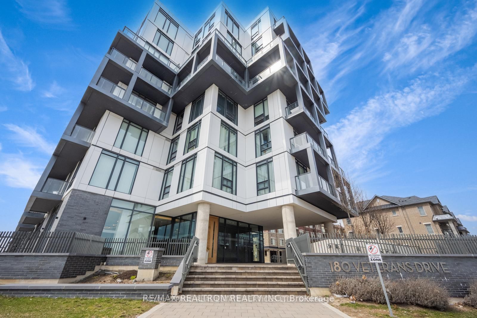 180 Veterans Drive, Unit 502 - Photo 37