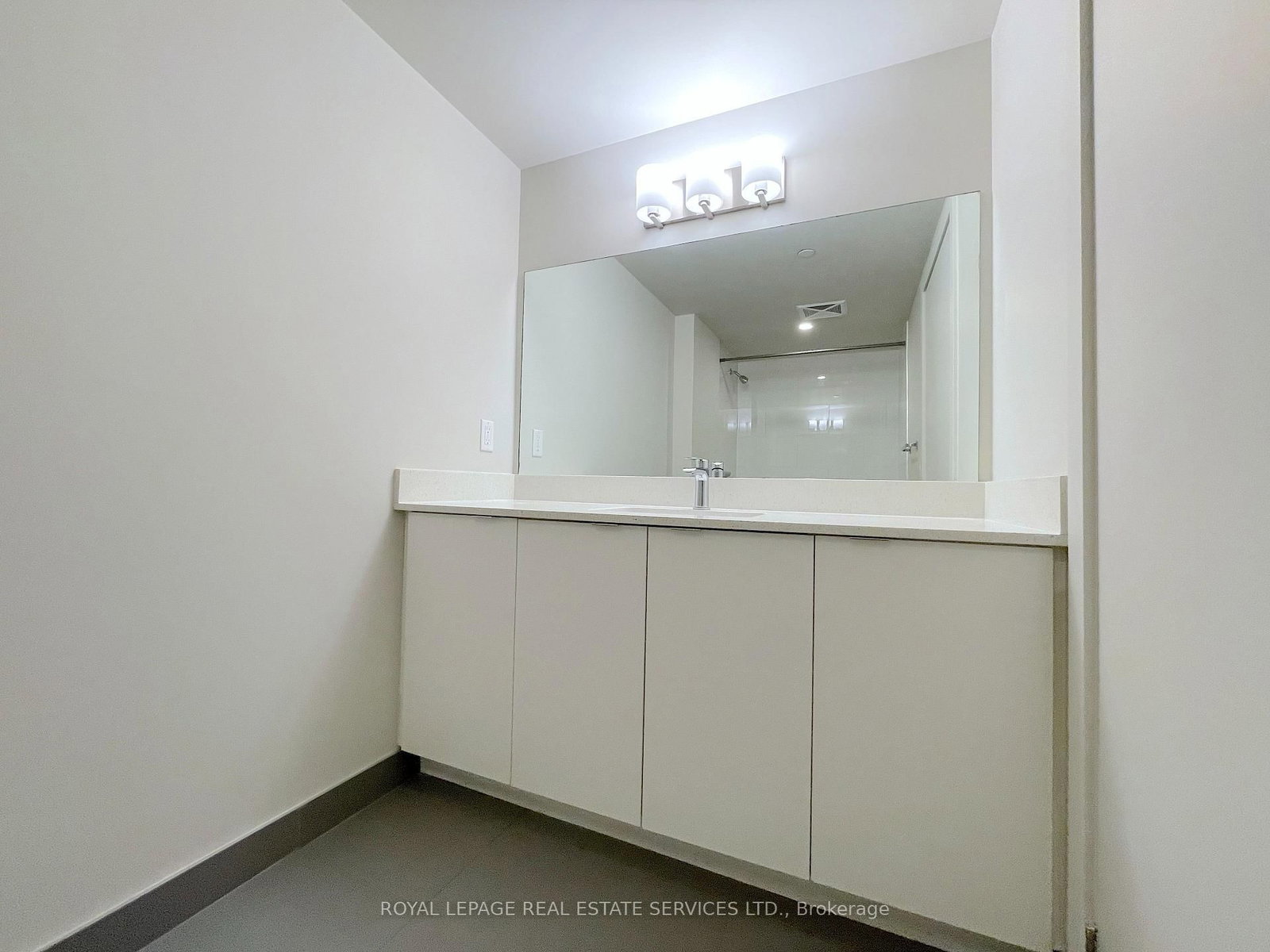 3385 Dundas Street W, Unit 606 - Photo 11