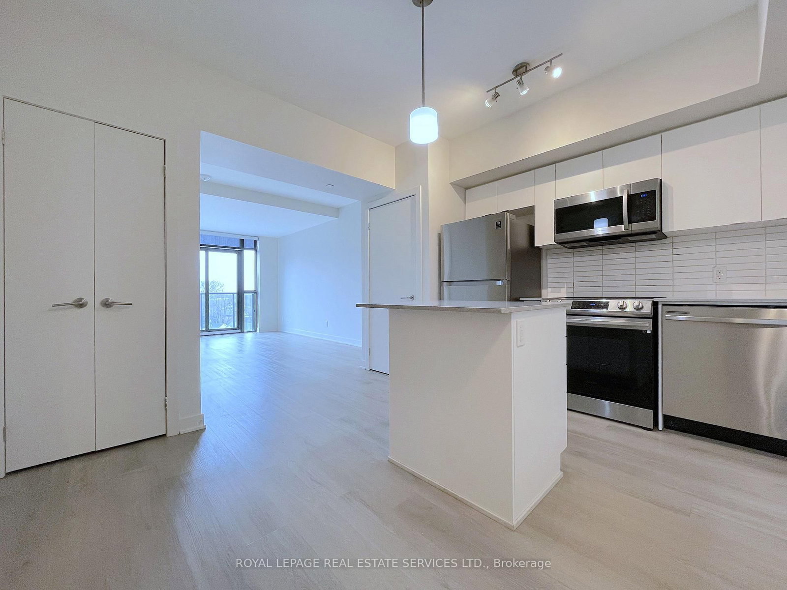 3385 Dundas Street W, Unit 606 - Photo 2