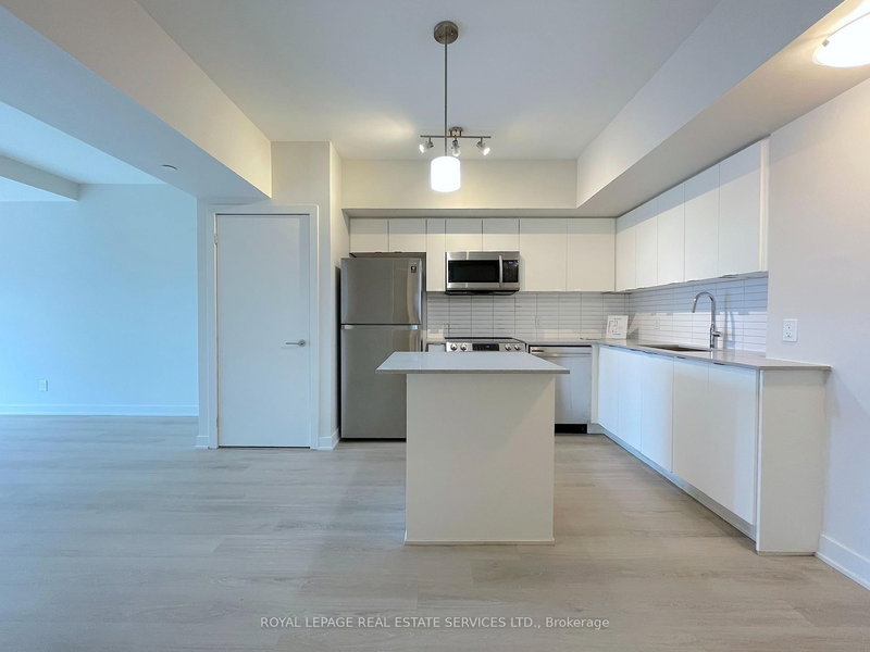 606 - 3385 Dundas St W, Toronto, M6S 2S2 | Image 3