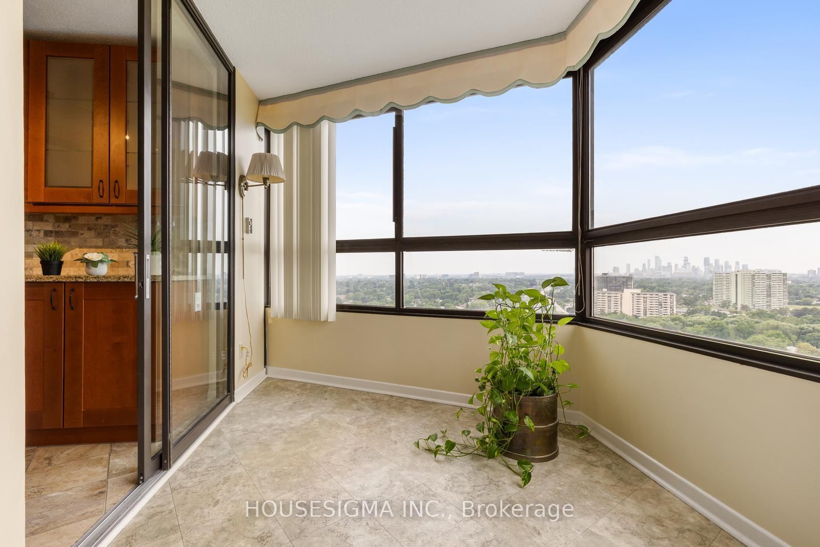 1300 Bloor Street, Unit 2010 - Photo 11