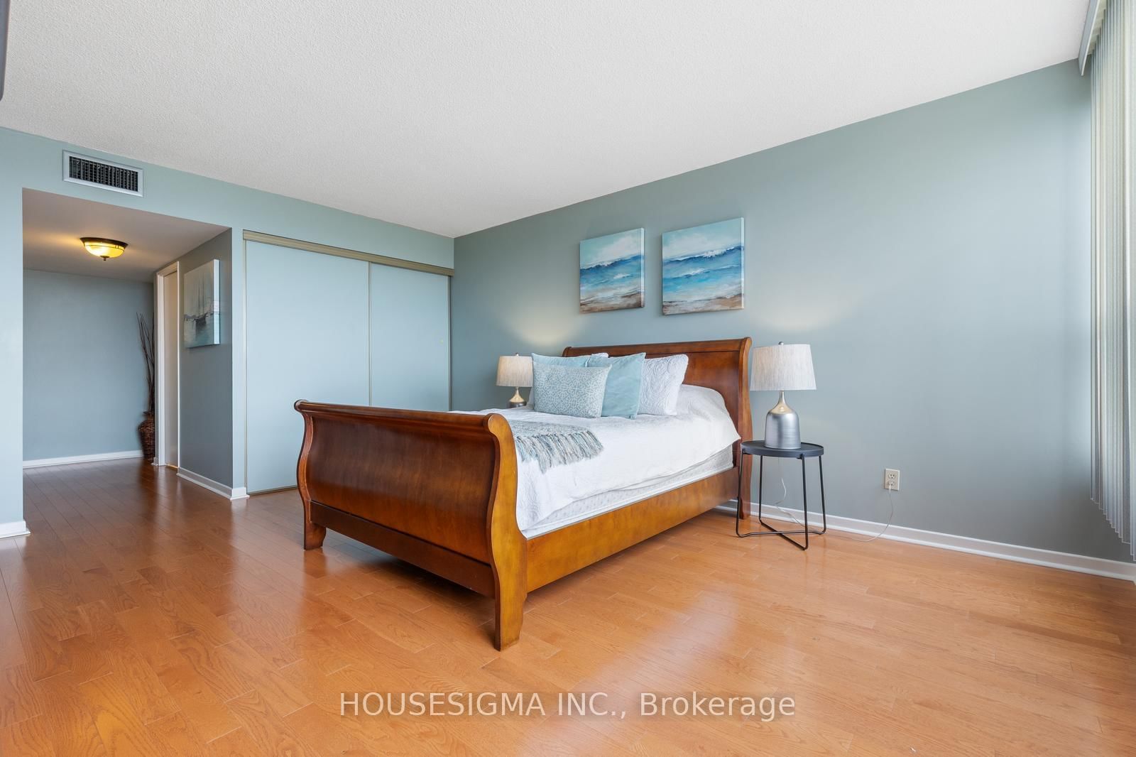 1300 Bloor Street, Unit 2010 - Photo 18